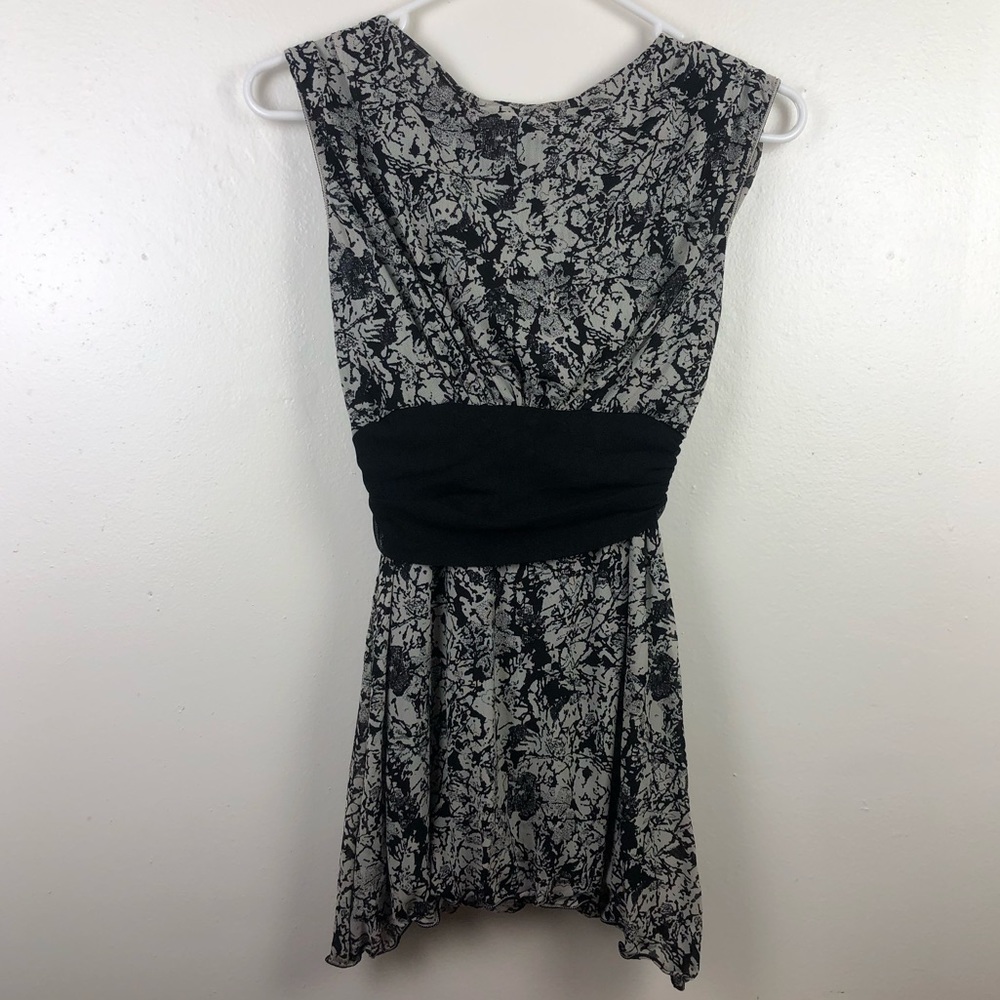 Max Studio Beautiful Short Sleeve Top - Picture 4 of 5